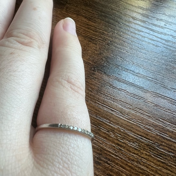 10k White Gold Diamond pave ring. - Picture 2 of 9